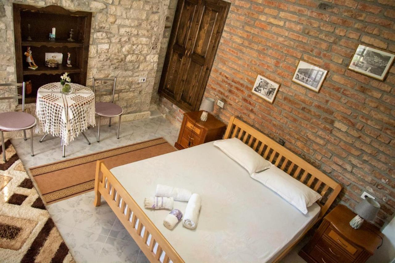 Guesthouse Belle View Berat Exterior foto